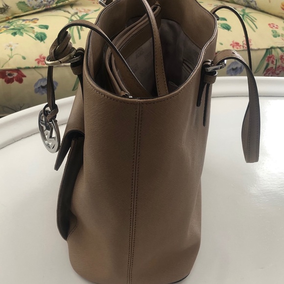 Michael Kors Bag - Picture 2 of 4